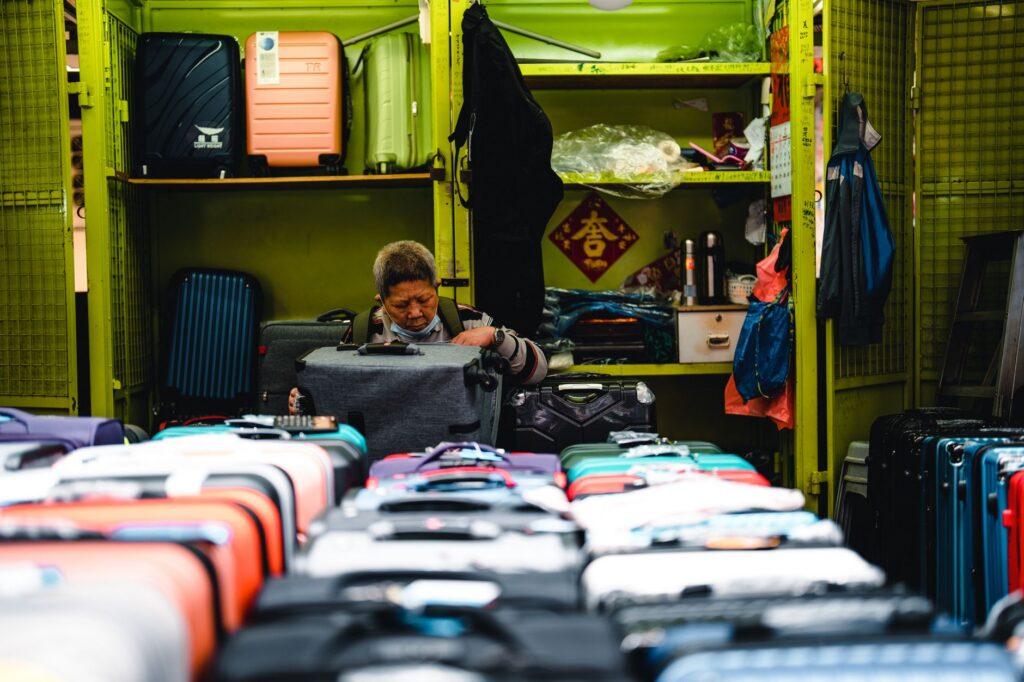 Smart Luggage Showcase